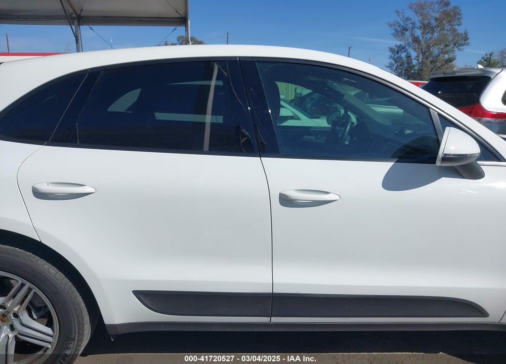 2015 PORSCHE MACAN VIN: WP1AB2A59FLB72666