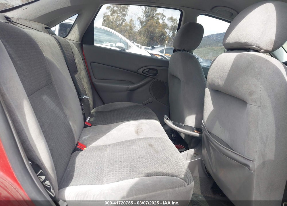 2003 FORD FOCUS VIN: 1FAFP33P03W177932