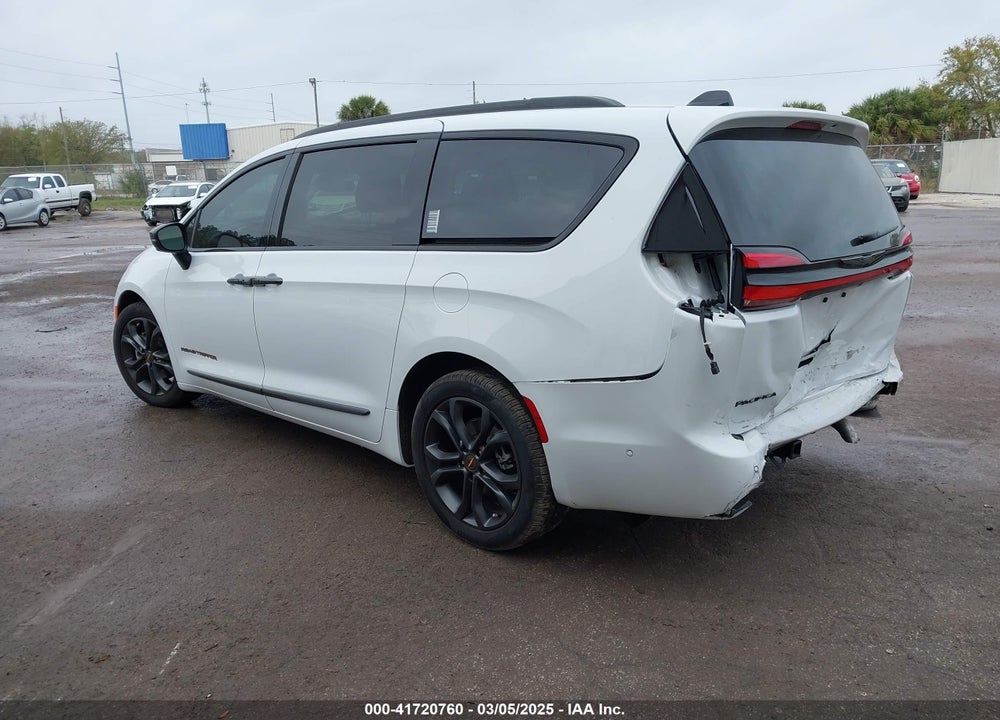 2023 CHRYSLER PACIFICA TOURING L VIN: 2C4RC1BG1PR629345