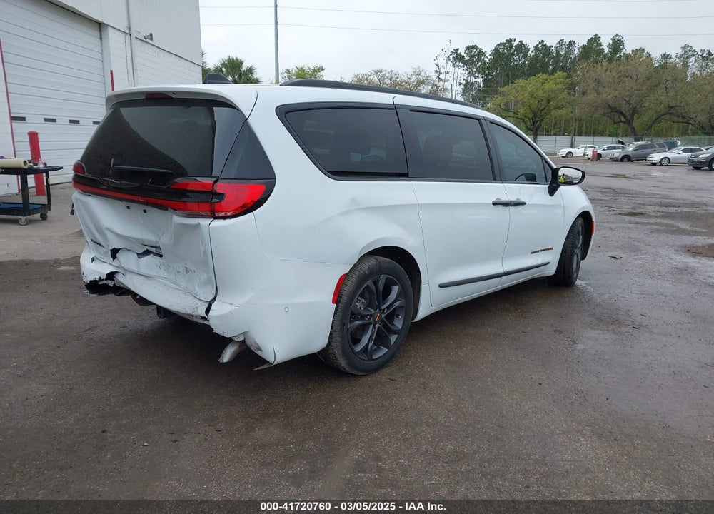 2023 CHRYSLER PACIFICA TOURING L VIN: 2C4RC1BG1PR629345