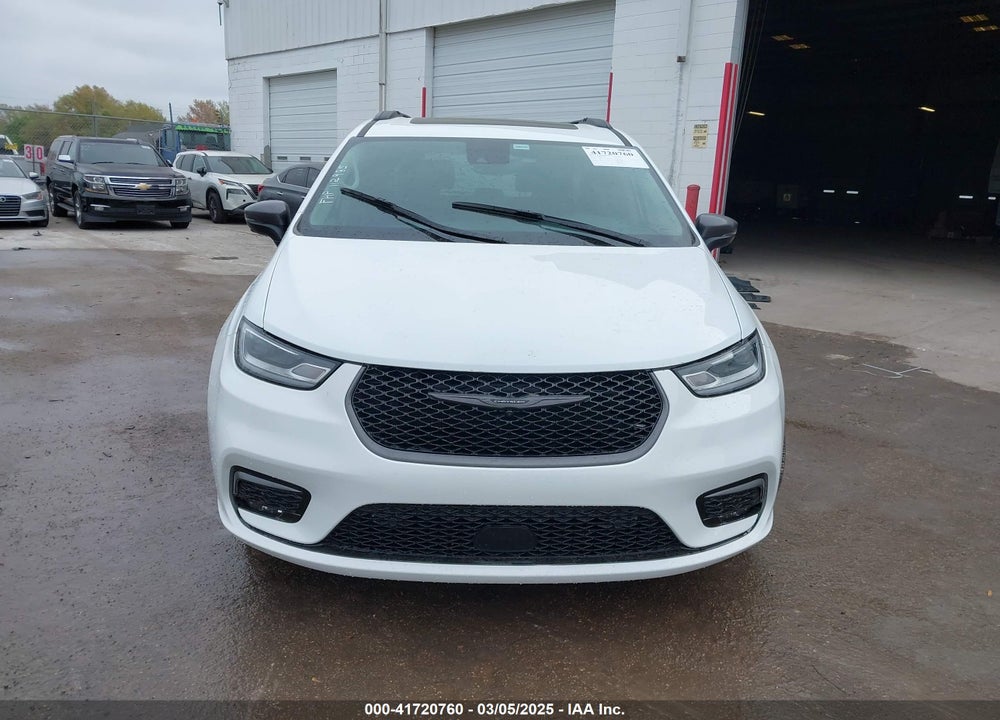 2023 CHRYSLER PACIFICA TOURING L VIN: 2C4RC1BG1PR629345