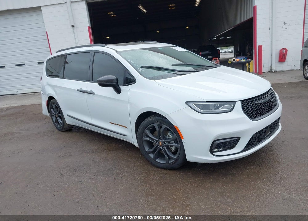 2023 CHRYSLER PACIFICA TOURING L VIN: 2C4RC1BG1PR629345