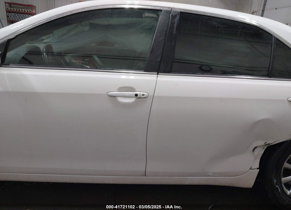 2011 TOYOTA CAMRY HYBRID VIN: 4T1BB3EK2BU136944