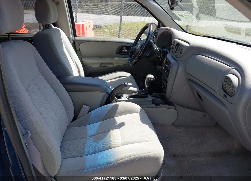 2005 CHEVROLET TRAILBLAZER VIN: 1GNDT13S352293357