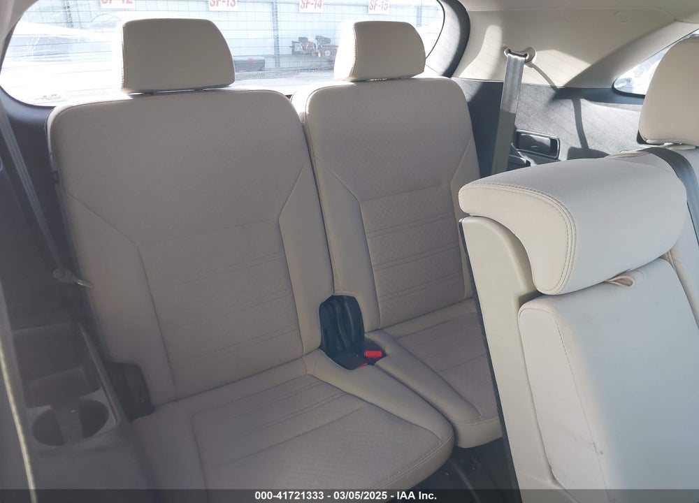 2019 KIA SORENTO VIN: 5XYPG4A31KG567938