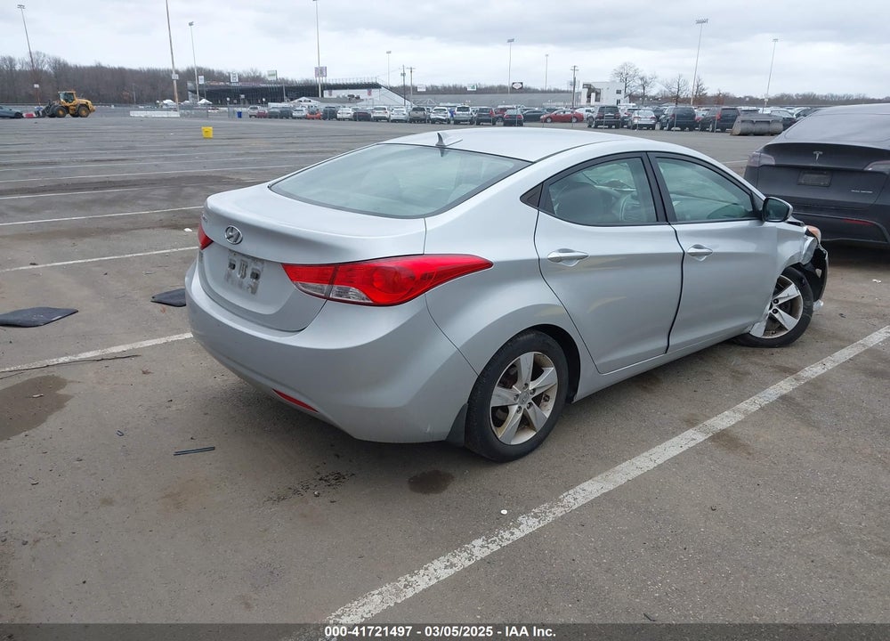 2013 HYUNDAI ELANTRA VIN: 5NPDH4AE4DH258638