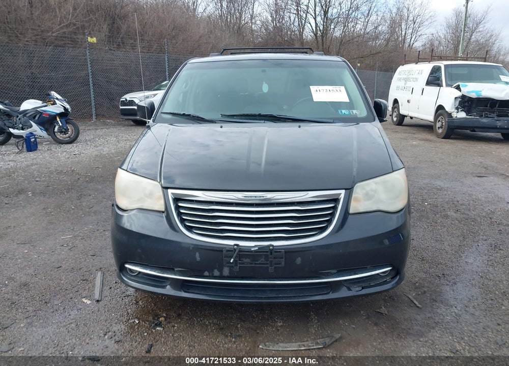 2011 CHRYSLER TOWN & COUNTRY VIN: 2A4RR5DG8BR681397