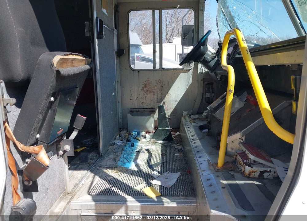 2013 FORD F-59 COMMERCIAL STRIPPED VIN: 1F66F5KY9D0A00905
