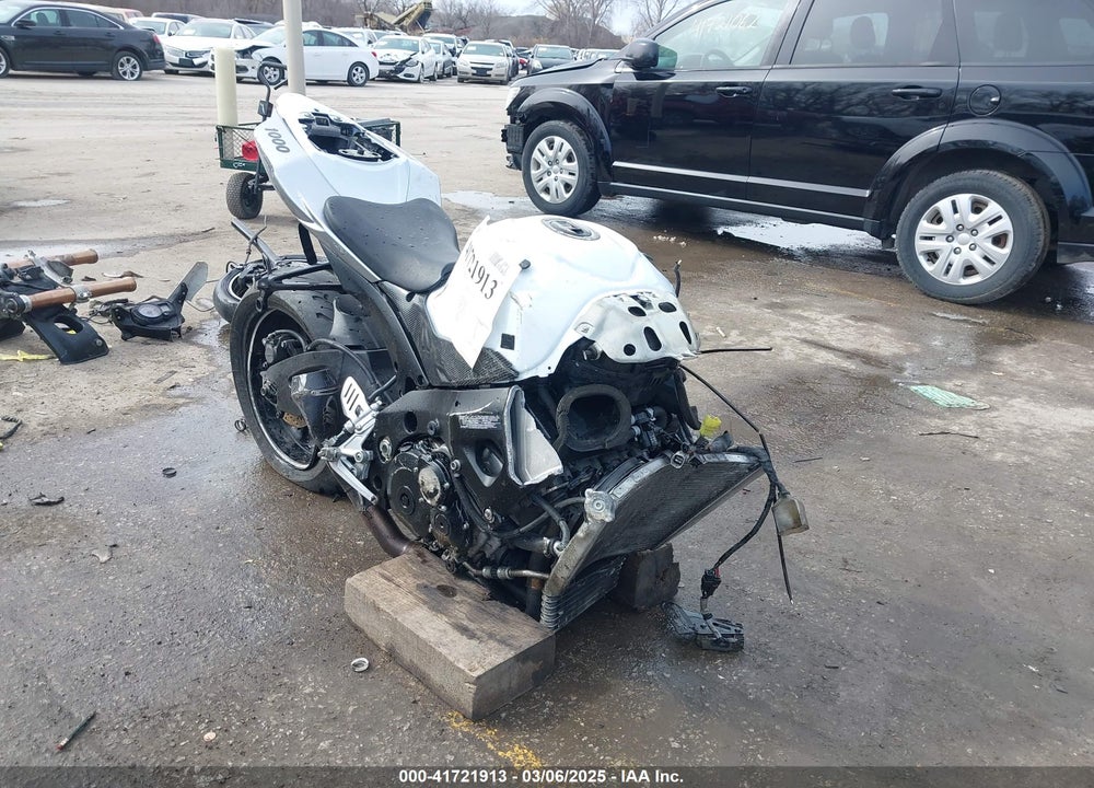 2008 SUZUKI GSX-R1000 VIN: JS1GT77A082105032