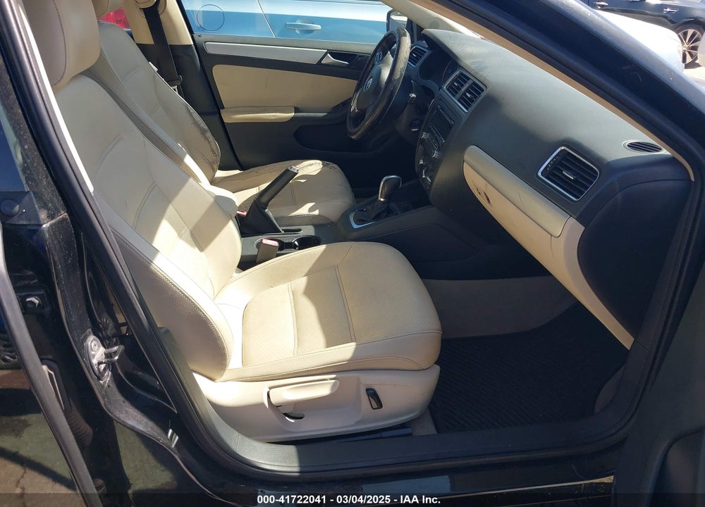 2014 VOLKSWAGEN JETTA VIN: 3VWD07AJ5EM382352