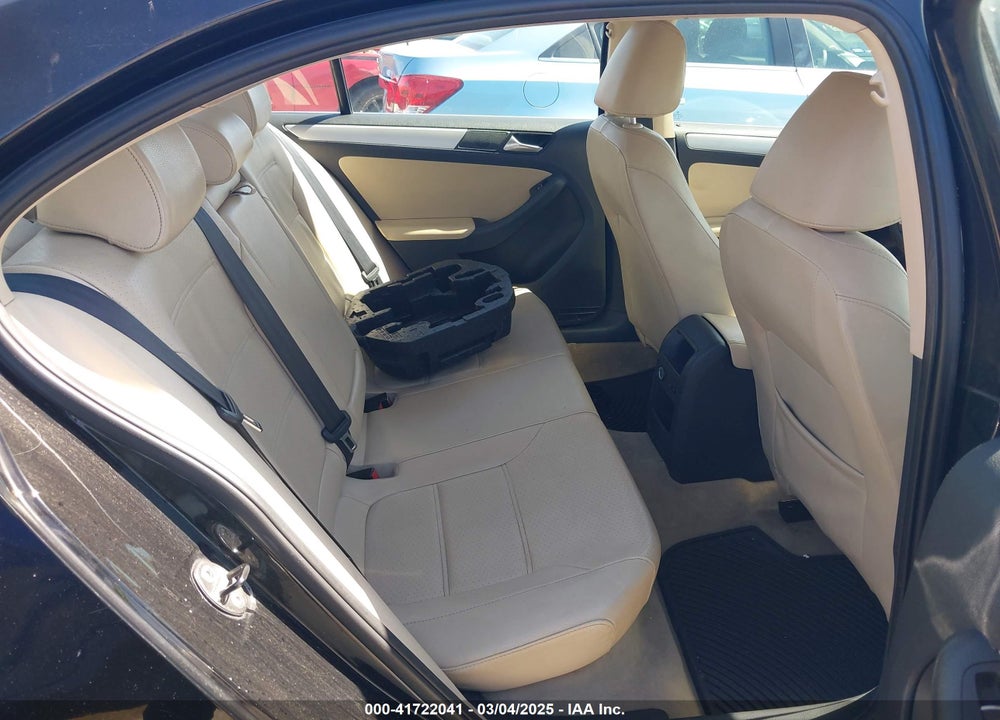 2014 VOLKSWAGEN JETTA VIN: 3VWD07AJ5EM382352