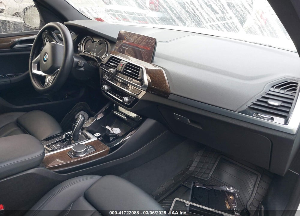 2018 BMW X3 VIN: 5UXTR9C58JLD69043