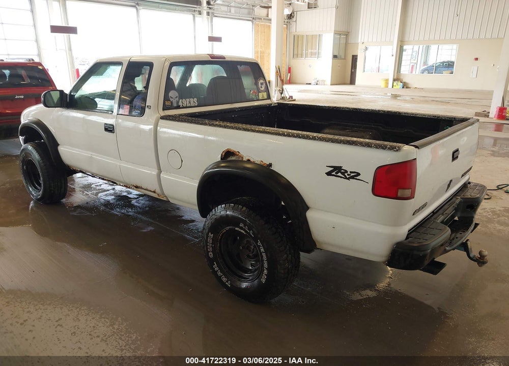 1998 CHEVROLET S-10 LS VIN: 1GCCT19W2W8180691