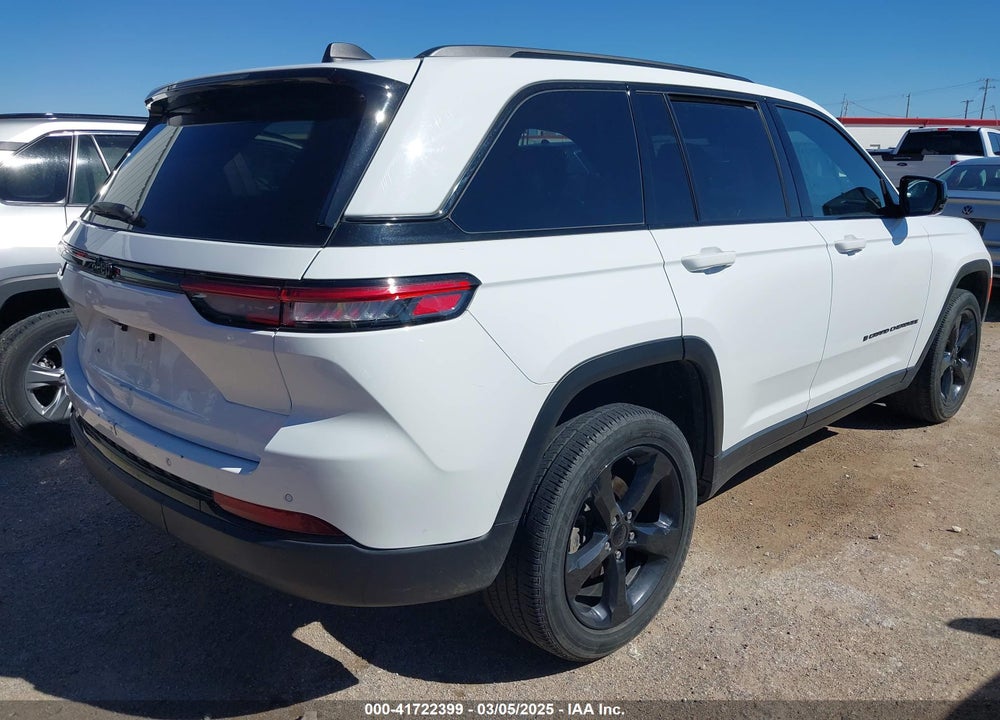 2023 JEEP GRAND CHEROKEE ALTITUDE 4X2 VIN: 1C4RJGAG4P8883489