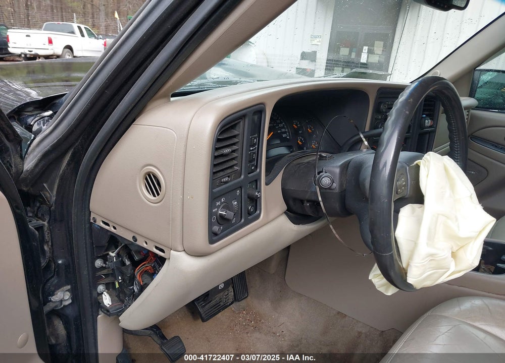 2004 CHEVROLET TAHOE LT VIN: 1GNEK13Z04R252744