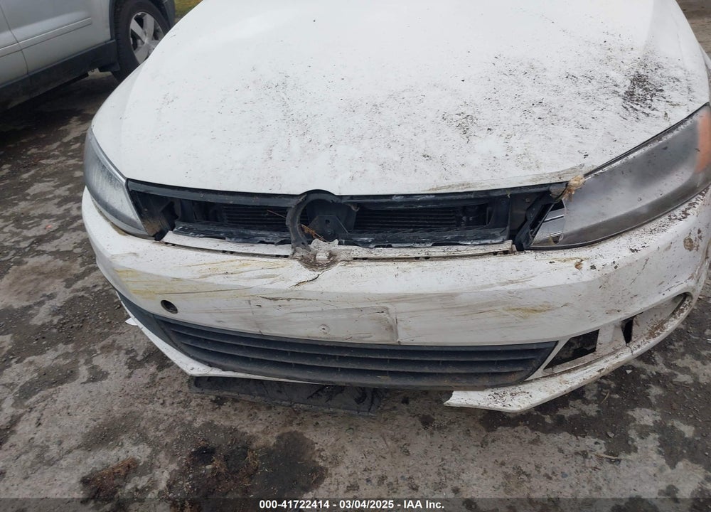 2011 VOLKSWAGEN JETTA VIN: 3VWDZ7AJ2BM311496
