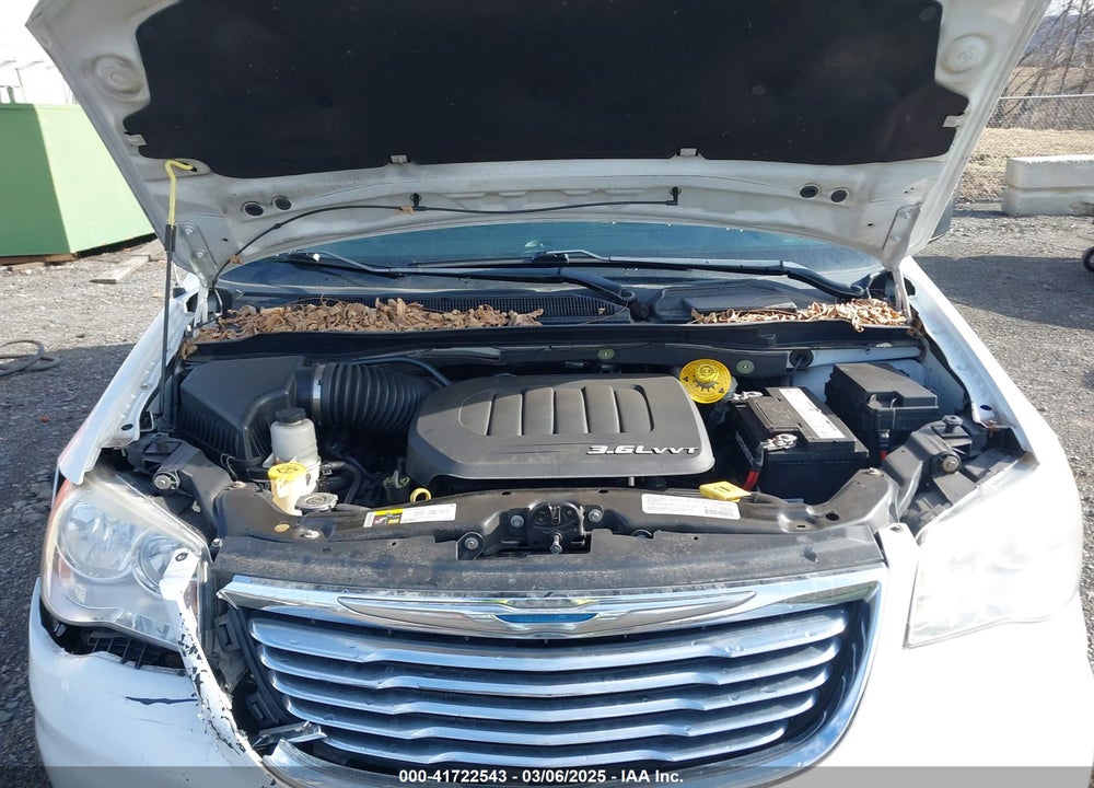 2014 CHRYSLER TOWN & COUNTRY VIN: 2C4RC1BG4ER396039