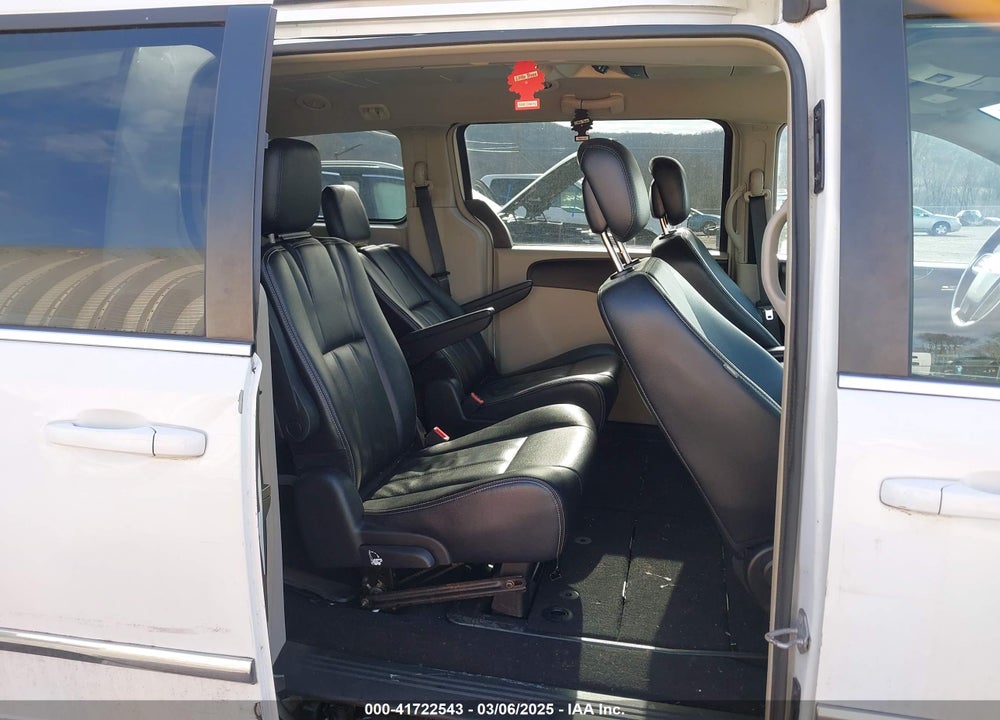 2014 CHRYSLER TOWN & COUNTRY VIN: 2C4RC1BG4ER396039