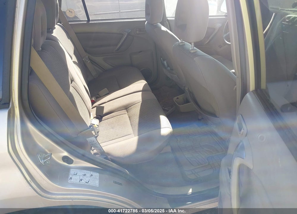 2005 TOYOTA RAV4 VIN: JTEHD20V850044393