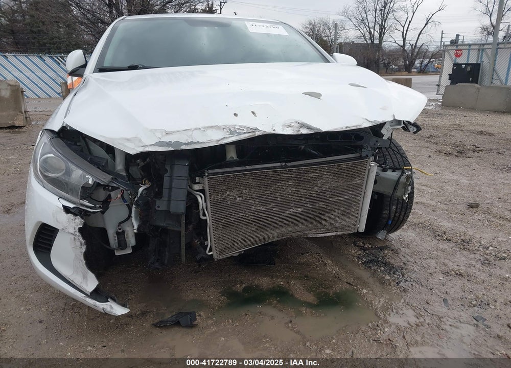 2018 HYUNDAI ELANTRA SEL VIN: 5NPD84LF9JH294326