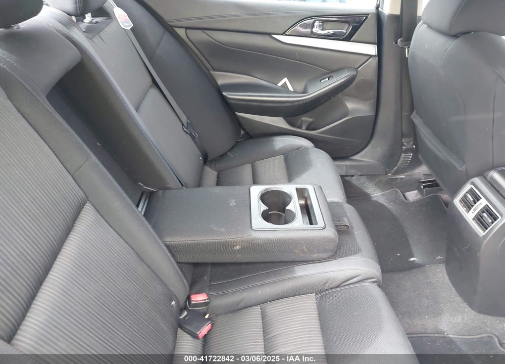 2016 NISSAN MAXIMA VIN: 1N4AA6AP2GC384913