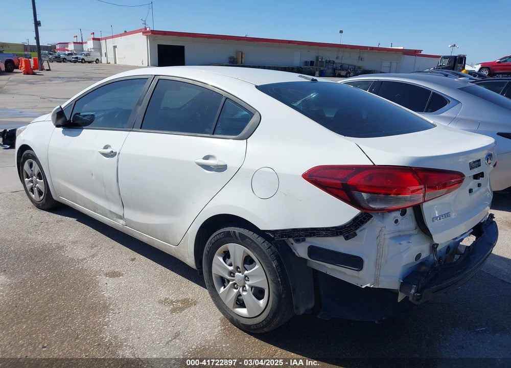 2018 KIA FORTE VIN: 3KPFK4A77JE195269