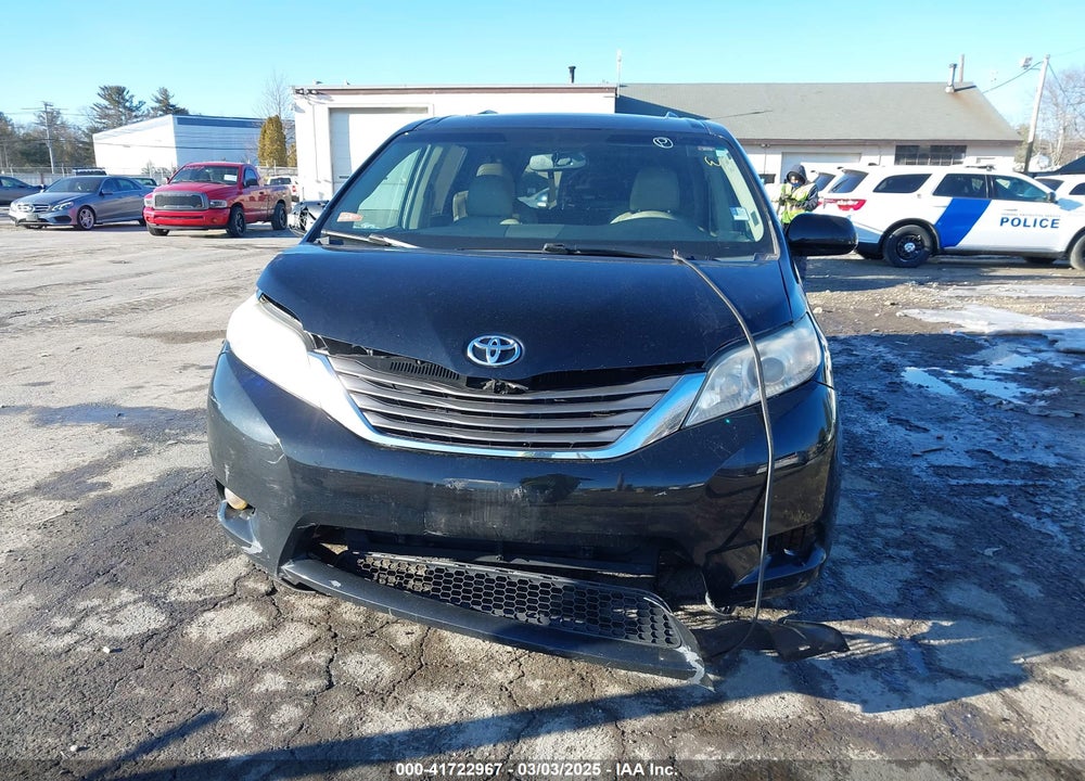 2011 TOYOTA SIENNA XLE VIN: 5TDDK3DC6BS017578