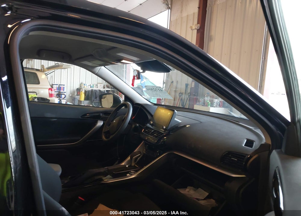 2024 MITSUBISHI ECLIPSE CROSS LE VIN: JA4ATVAA2RZ013156