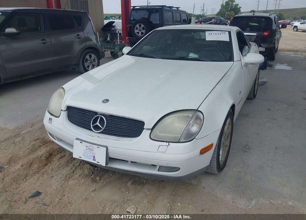 1999 MERCEDES-BENZ SLK 230 KOMPRESSOR VIN: WDBKK47FXXF088811