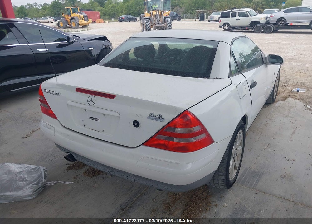 1999 MERCEDES-BENZ SLK 230 KOMPRESSOR VIN: WDBKK47FXXF088811