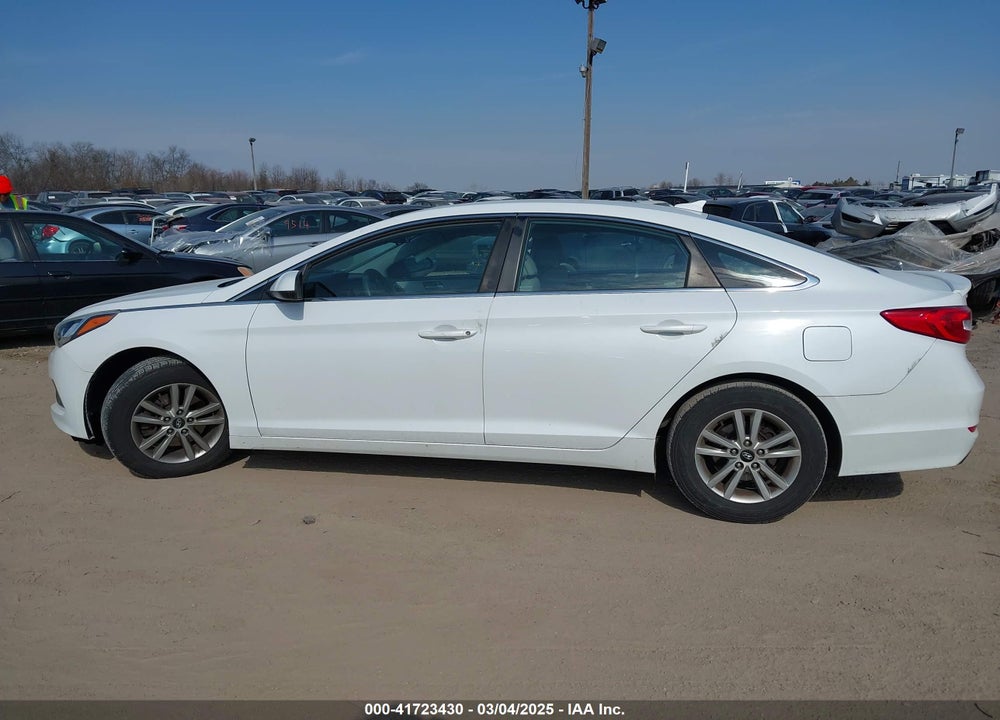 2015 HYUNDAI SONATA SE VIN: 5NPE24AF7FH089202