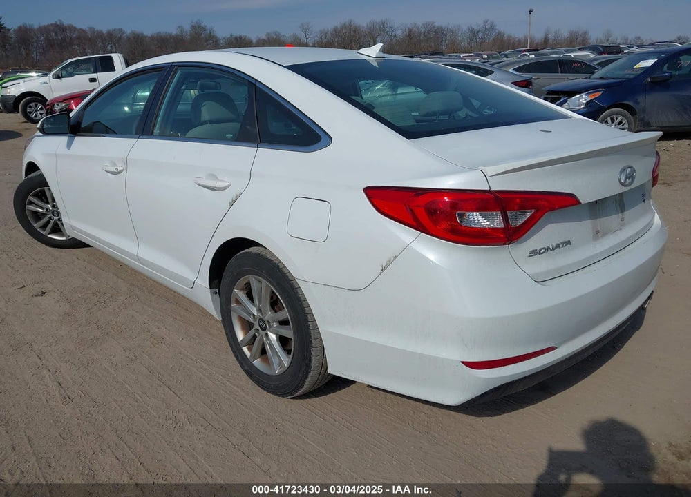 2015 HYUNDAI SONATA SE VIN: 5NPE24AF7FH089202