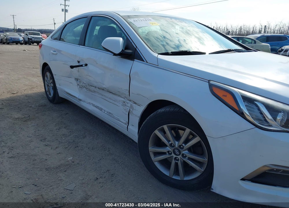 2015 HYUNDAI SONATA SE VIN: 5NPE24AF7FH089202
