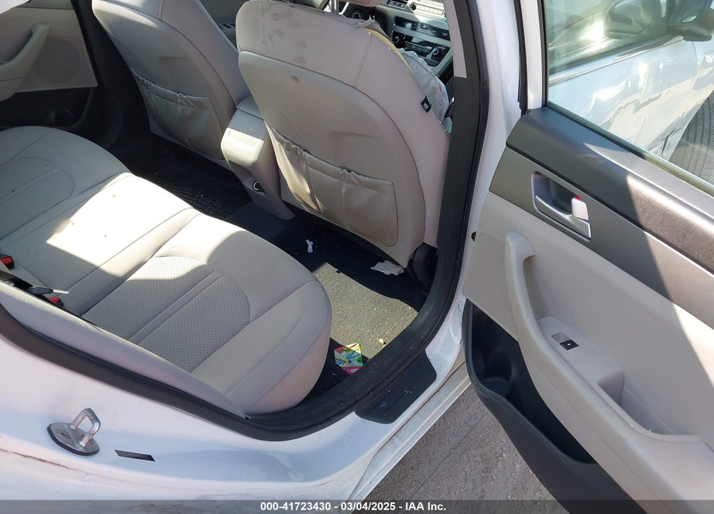 2015 HYUNDAI SONATA SE VIN: 5NPE24AF7FH089202