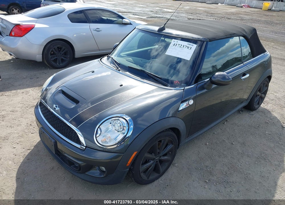 2011 MINI COOPER S VIN: WMWZP3C56BTX82699