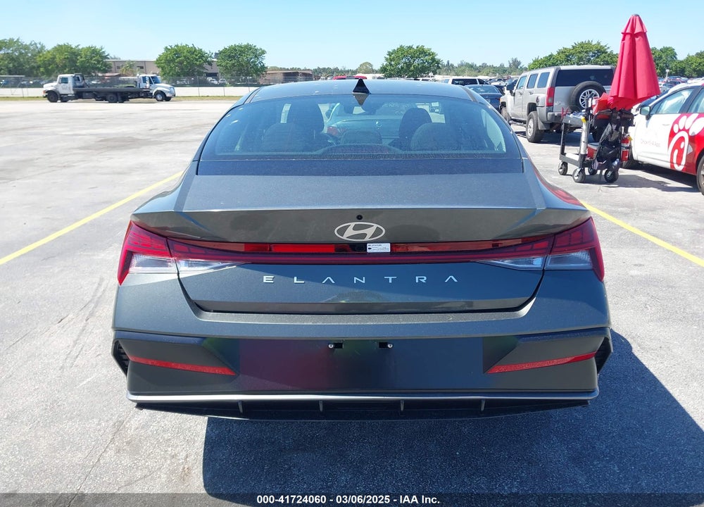 2025 HYUNDAI ELANTRA VIN: KMHLS4DG4SU933283