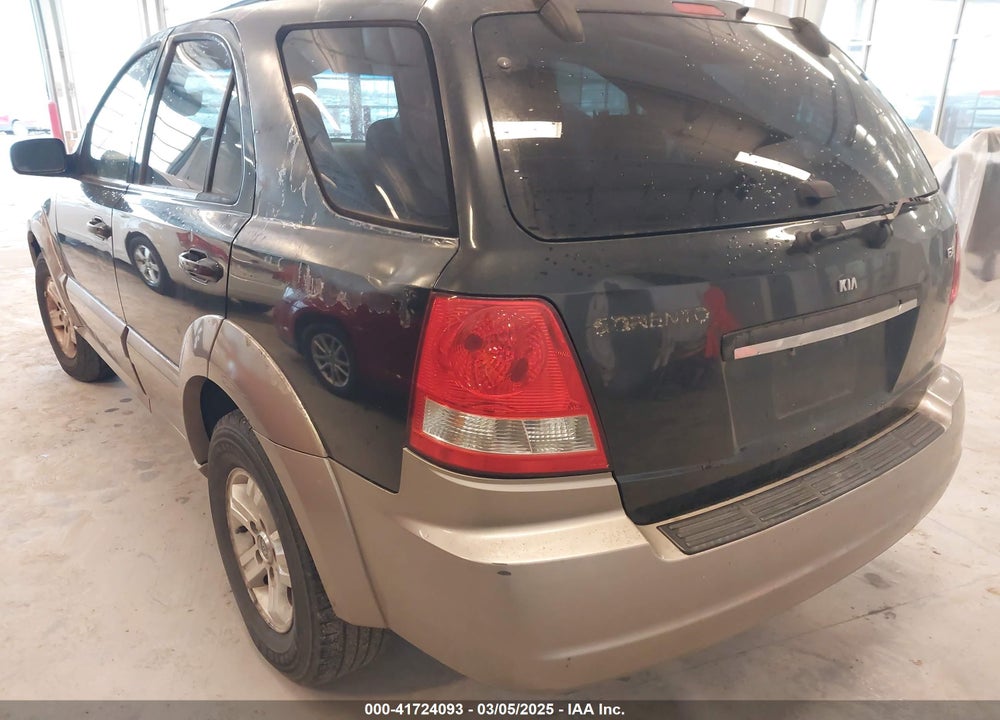 2005 KIA SORENTO VIN: KNDJC733755447560