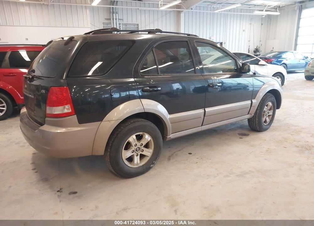 2005 KIA SORENTO VIN: KNDJC733755447560