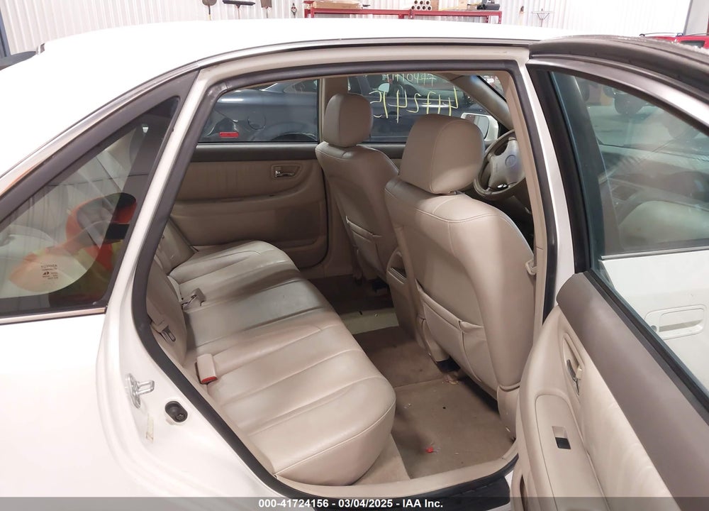 2001 TOYOTA AVALON XL VIN: 4T1BF28B81U162103