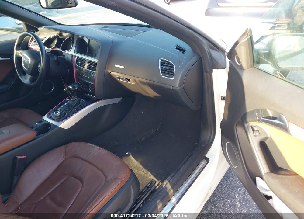 2010 AUDI A5 2.0T PREMIUM VIN: WAULFAFH4AN020929