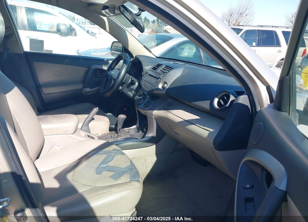 2006 TOYOTA RAV4 LIMITED VIN: JTMBD31V165020911