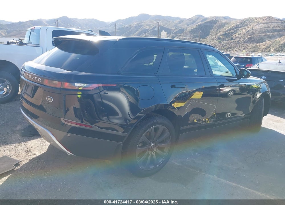 2018 LAND ROVER RANGE ROVER VELAR P250 S VIN: SALYB2RX3JA777527