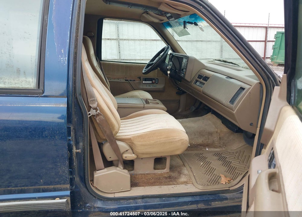 1993 CHEVROLET SUBURBAN C1500 VIN: 1GNEC16KXPJ362585