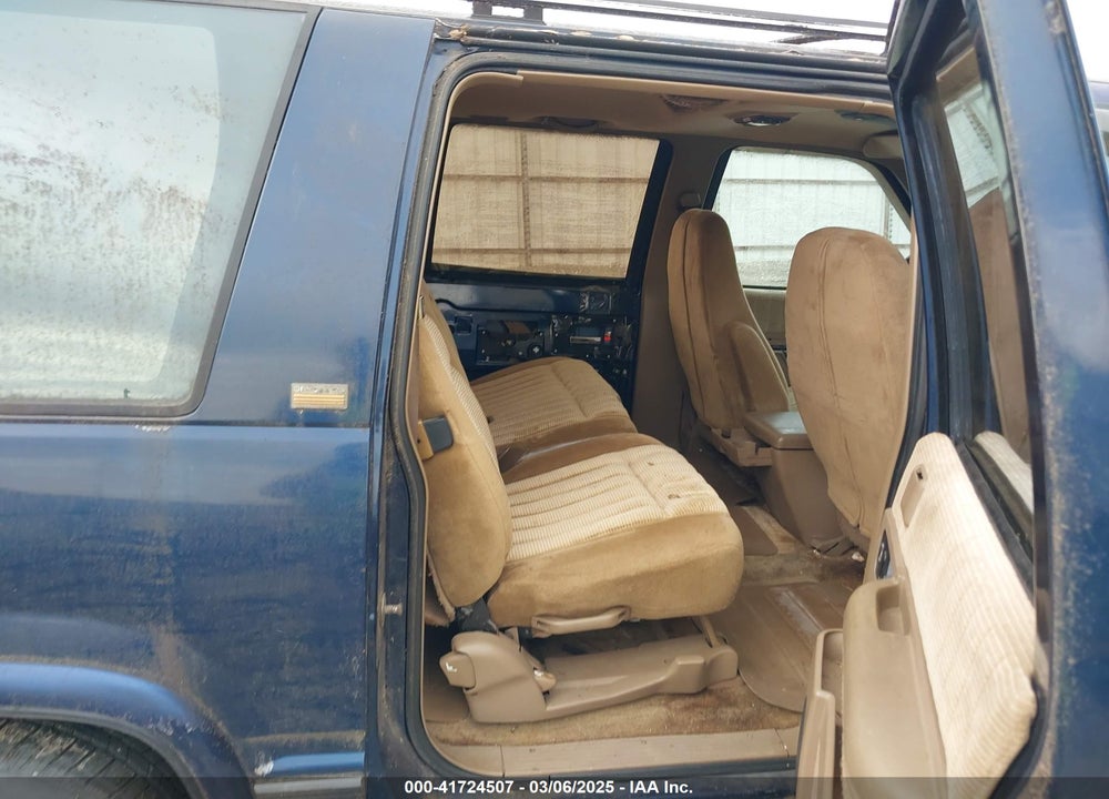 1993 CHEVROLET SUBURBAN C1500 VIN: 1GNEC16KXPJ362585