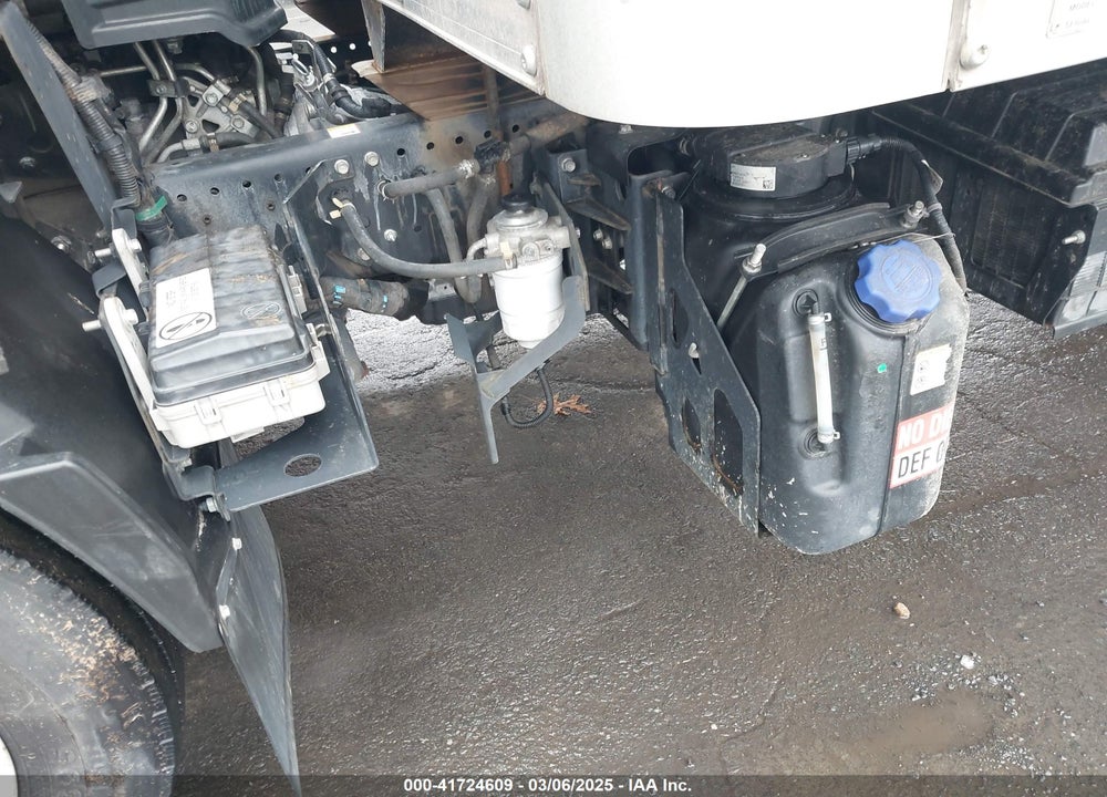2022 ISUZU NPR XD VIN: JALC4W164N7K01369