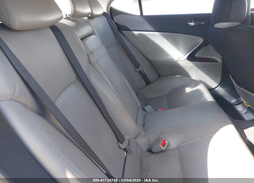 2007 LEXUS IS 250 VIN: JTHBK262072042642