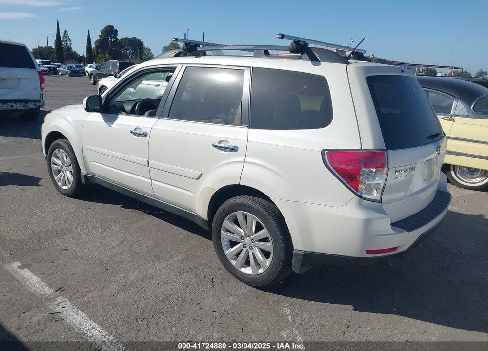 2011 SUBARU FORESTER 2.5X PREMIUM VIN: JF2SHBDC1BH713979