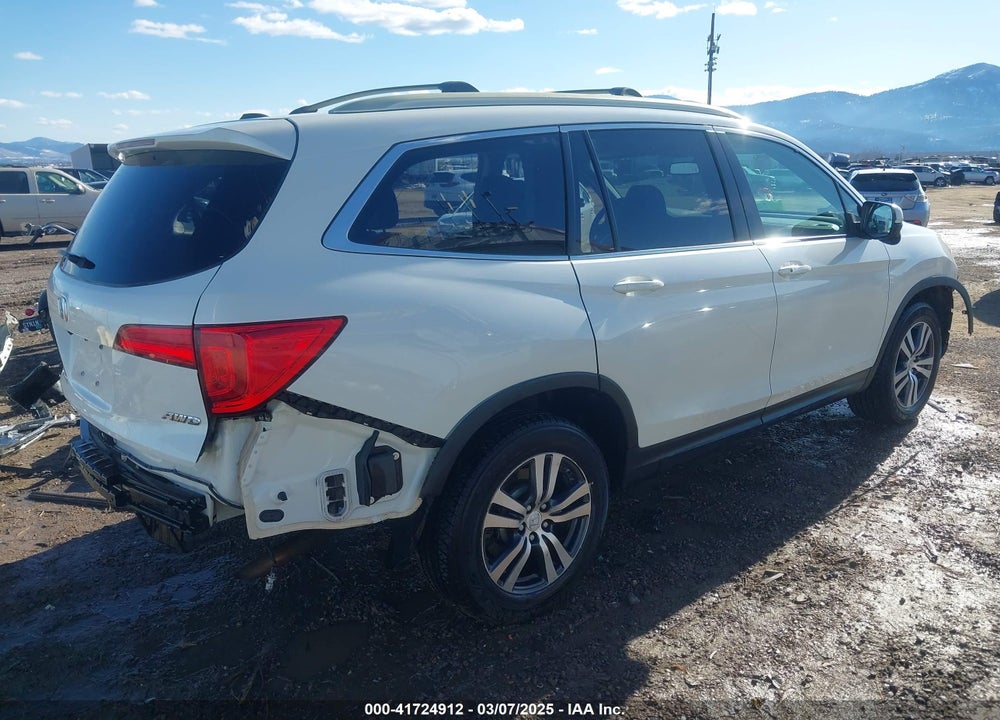 2018 HONDA PILOT VIN: 5FNYF6H57JB008572