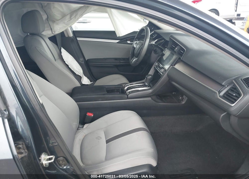 2017 HONDA CIVIC VIN: 2HGFC1F38HH631757
