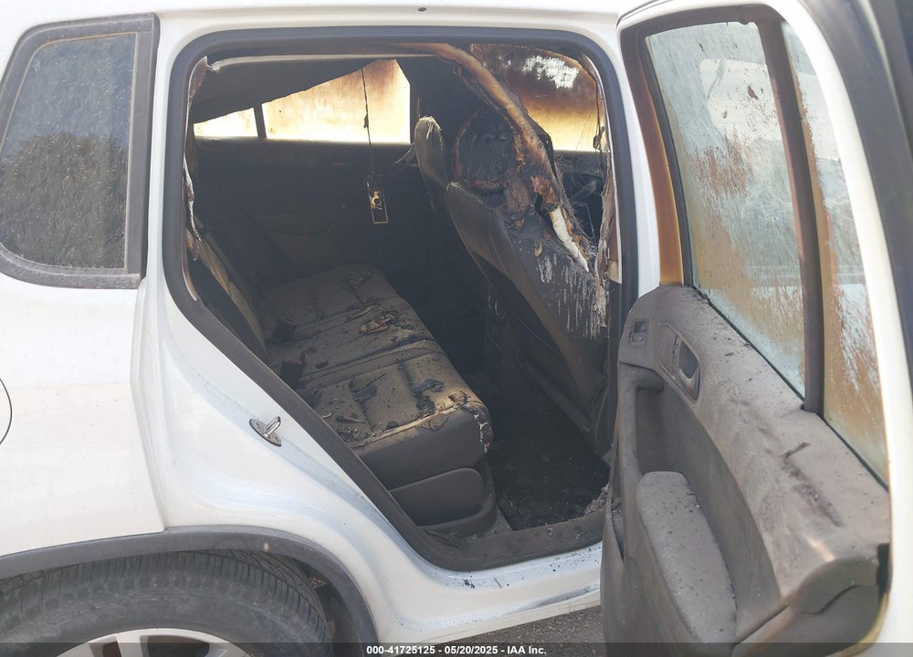 2016 VOLKSWAGEN TIGUAN S VIN: WVGBV7AX9GW547852